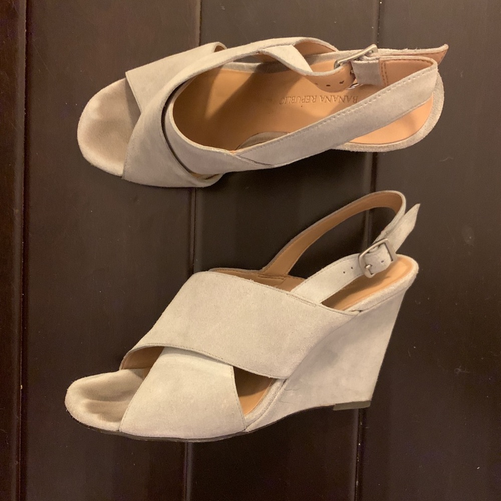 Banana republic suede wedges